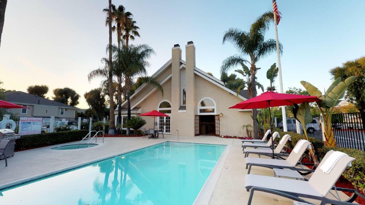 Chase Suites Brea-Fullerton - North Orange County Exteriör bild
